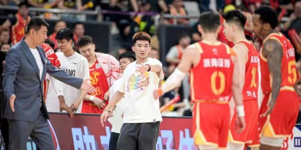 开云官网-山西男篮92-90广厦 大比分1-0领先 巴里-布朗35分