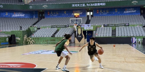 开云体育下载-“想把南京的故事带回美国！”格莱美说唱歌手杰曼·拉马尔·科尔加盟同曦