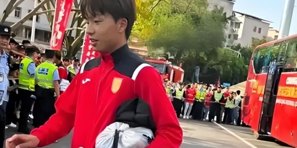 开云体育官网-德转官宣！重庆铜梁龙防守核心已离队转会欧洲，曾立下赫赫战功