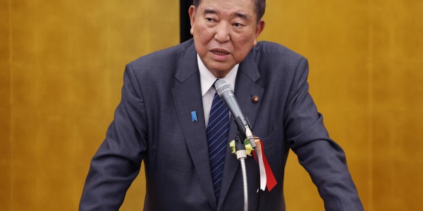 日本政坛“内斗”开启！欲争取中间选民支持，“反高市联盟”来了